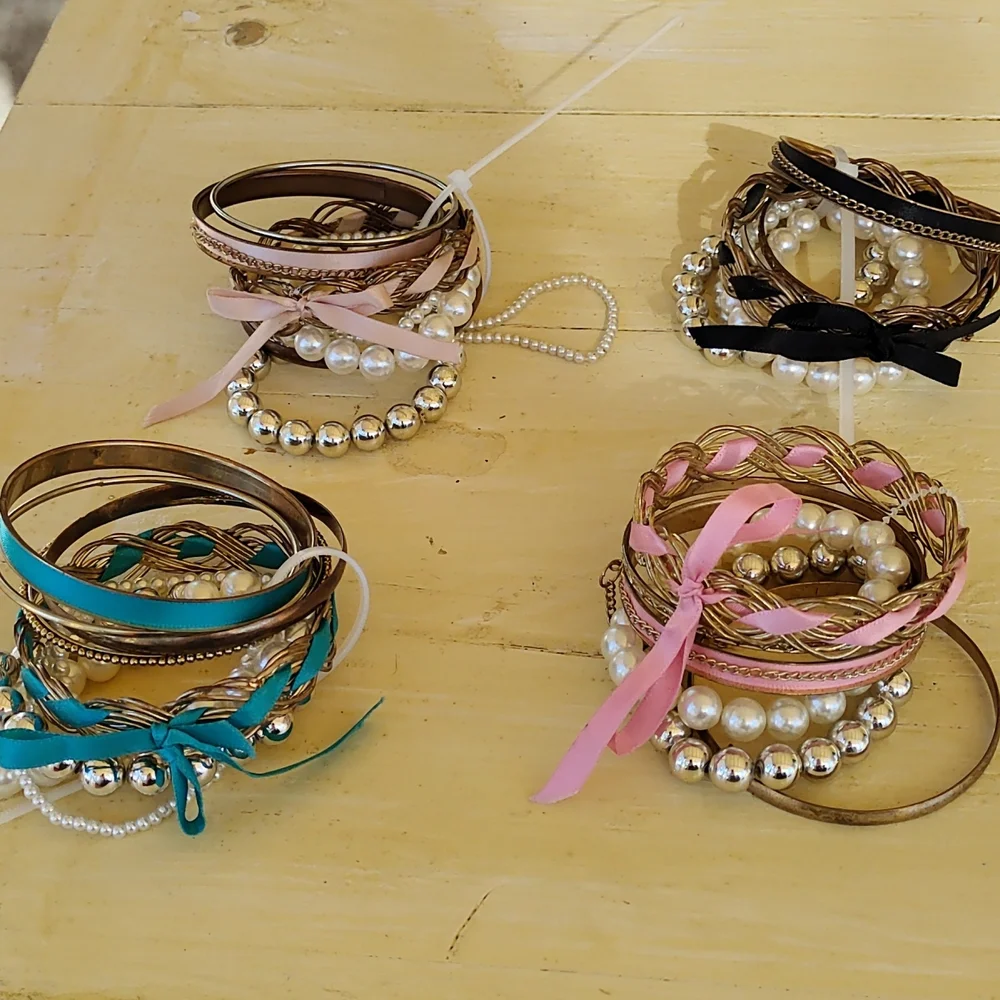 🖐️FREE🖐️ 4 bracelet sets